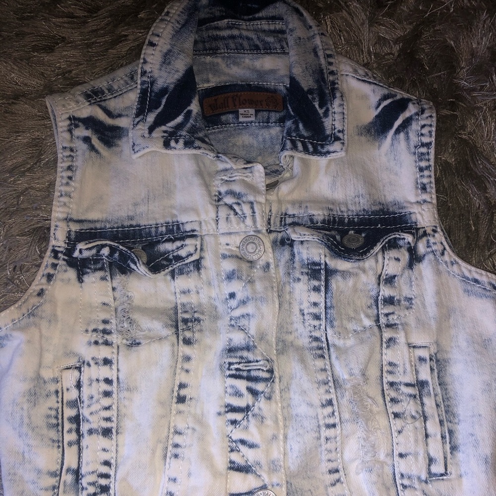 Crop denim jacket